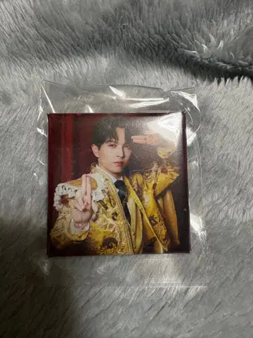 M!LK 요시다 진토 스퀘어 캔뱃지