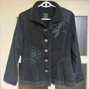 자수 장식 다크 그레이 자켓