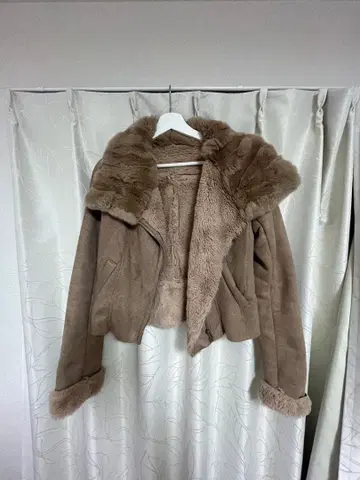 ROYAL PARTY 페이크 무스탕 자켓 모카 브라운