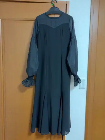 슬리브 컨셔스 쉬폰 드레스