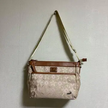 크로커다일 꽃무늬 숄더백 베이지 CROCODILE 나일론제