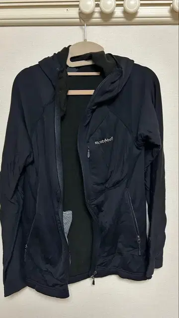 몽벨의 겉옷입니다.