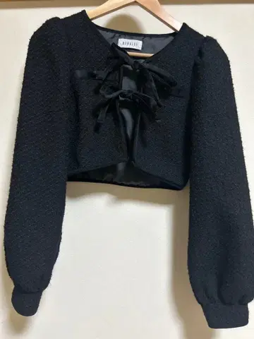 BUBBLES 리본 포함 크롭 자켓과 스커트 세트