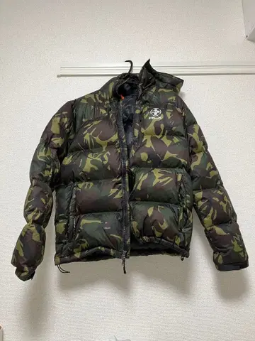 카모플라쥬 후드 부착 다운 자켓