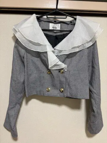 NICE CLAUP 프릴 달린 체크 자켓