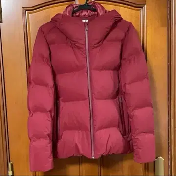 유니클로 남성용 심리스 다운 자켓 후드 부착 [ S