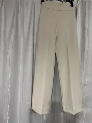 아이보리 플리츠 와이드 팬츠