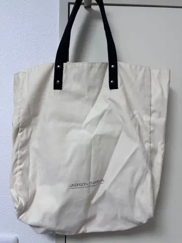 UNDERSON UNDERSON 토트백 아이보리