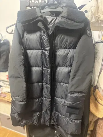 Canada Goose 블랙 다운 자켓 M