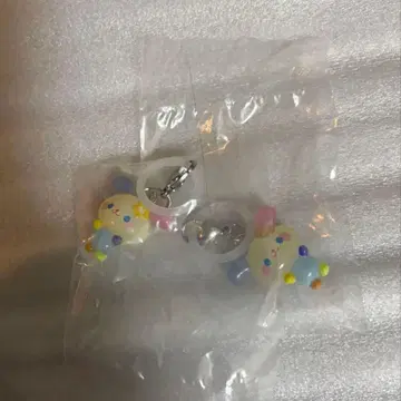 산리오 캐릭터즈 윳토 메지루시 액세서리 2점