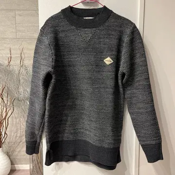 새상품급 TCSS 크루넥 니트 S 그레이 계열 남성용 여성용