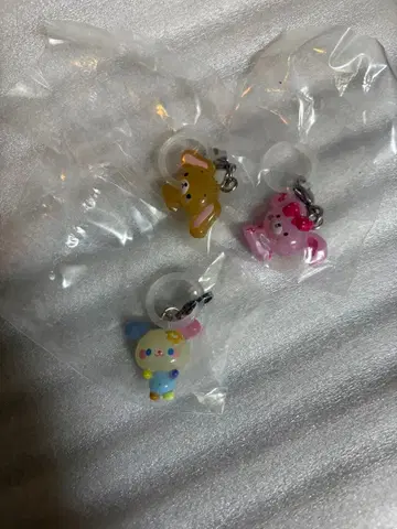 산리오 캐릭터즈 윳토메지루시 액세서리 3개