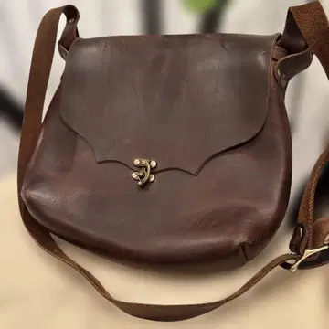 FERNAND LEATHER 호리존탈 래치 파우치 L USA제