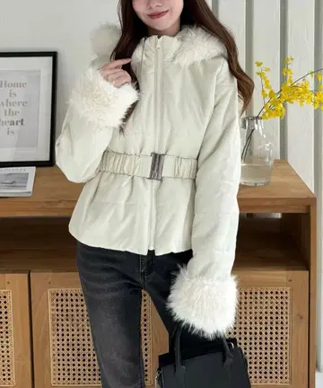 립서비스, 리엔다, 리젝시, 미아, 세실 맥비, 잉그, 사리아