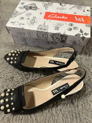 미사용 새상품 클락스 Clarks 펄 비쥬 장식 슈즈 25cm