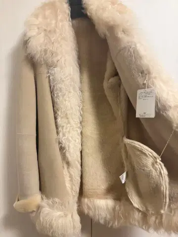 유나이티드 애로우즈 리얼 무스탕 코트 택 포함 미사용품 베이지 38