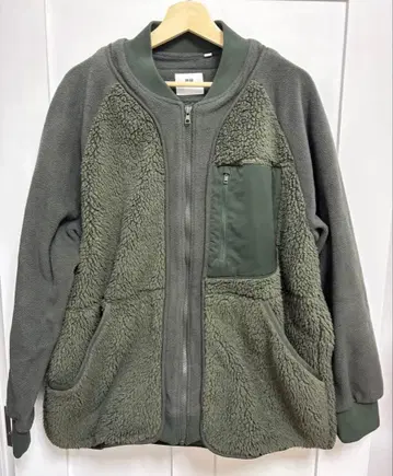 유니클로 화이트 마운티니어링 XL 플리스 남성용