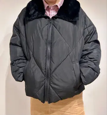 블랙 다운 자켓 인조 모피 부착 M