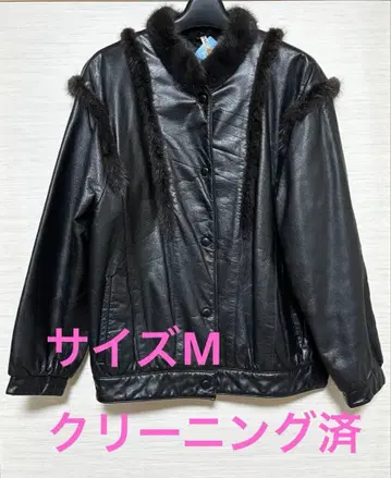 퍼 달린 가죽 자켓