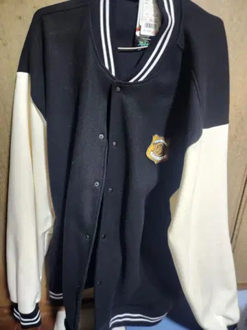 주토피아 바시티 자켓 5L 블랙/화이트