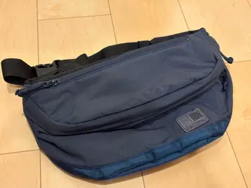 카리모어 바디백 웨스트 파우치 네이비