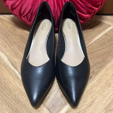 Clarks 클락스 블랙 스틸레토 펌프스