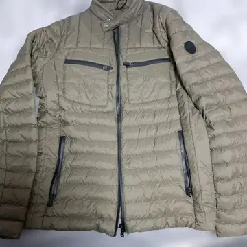 카키 다운 자켓 M 사이즈