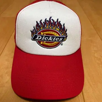 Dickies 불꽃 로고 트래커 캡