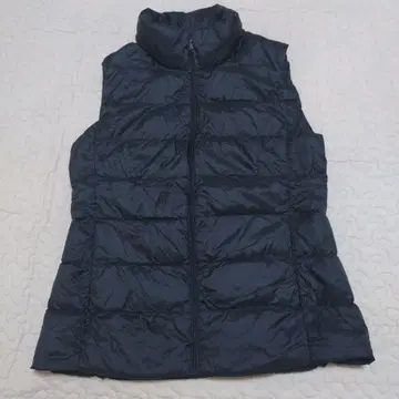 유니클로 울트라 라이트 다운 베스트 L 사이즈 여성용