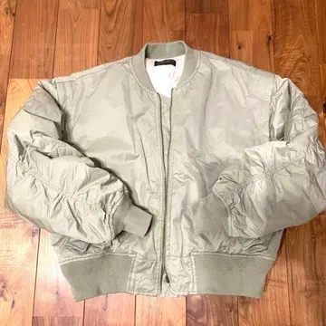 Kastane MA-1 자켓 라이트 그린 가격 인하합니다.