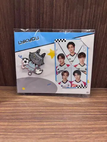 LYKYOU 핀 배지와 포토 카드 세트