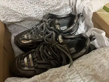 스티브 마든 실버 스니커즈