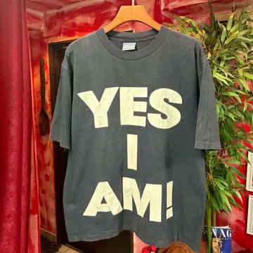 90s YES I AM tee