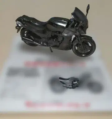 레드바론 세계 명차 시리즈 GPZ900R 피규어