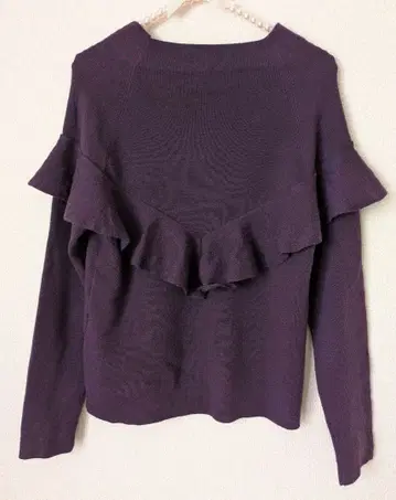 스트로베리 필드 다크 퍼플 프릴 니트 & 네이비 리본 니트