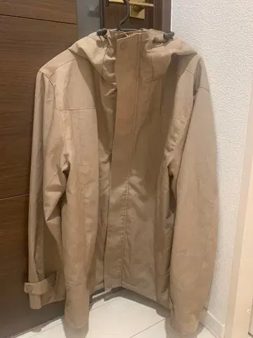 베이지 마운틴 파카 XL