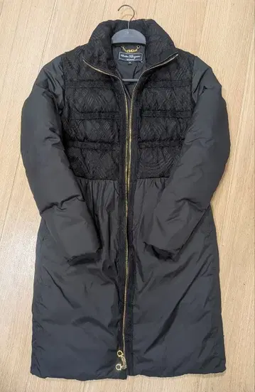 페라가모 간치니 롱 다운 코트 38