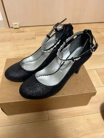 axes femme 글리터 힐 펌프스 블랙