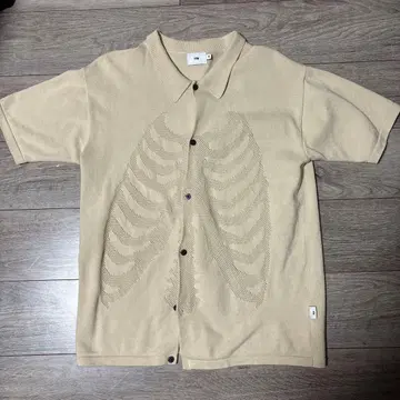 FTW 뼈 디자인 반팔 셔츠 베이지