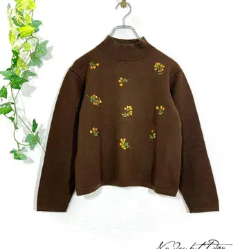 FINEBAR 파인바 스웨터 모크넥 꽃무늬 자수 울 100%