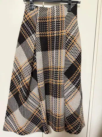 SNIDEL 스나이델 로빙 체크 미디 스커트