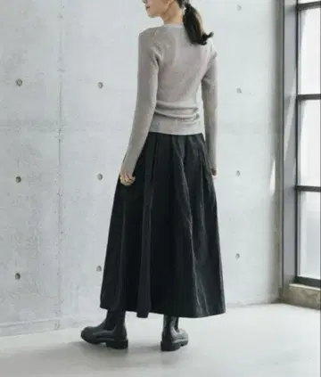 미사용품 유나이티드 애로우즈 타프타 개더 스커트 블랙