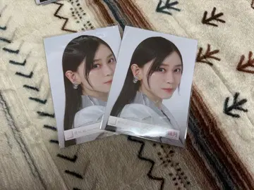 야마시타 시즈키 재킷 사진 클로즈업