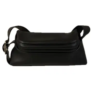 osoi 블랙 가죽 핸드백