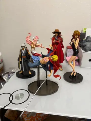 원피스 피규어 4체 + 루팡 3세 후지코 1체 묶음 판매