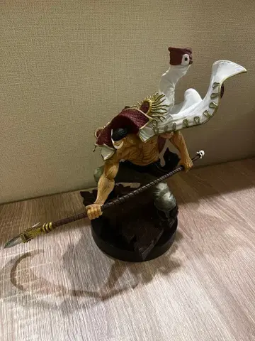 원피스 흰 수염 피규어