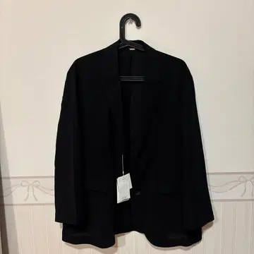 Mila Owen 블랙 테일러드 자켓