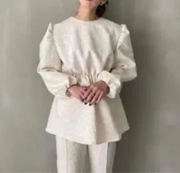 새상품급 하우디 자카드 블라우스