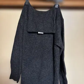 다크 그레이 터틀넥 니트 원피스