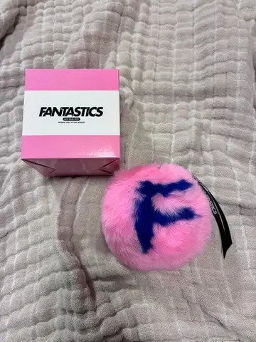 FANTASTICS 퍼 키링 핑크